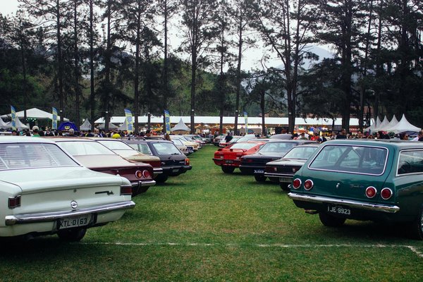 Elevate Your Office Style: 10 Essential Wardrobe Must-Haves for a Chic and Professional Look